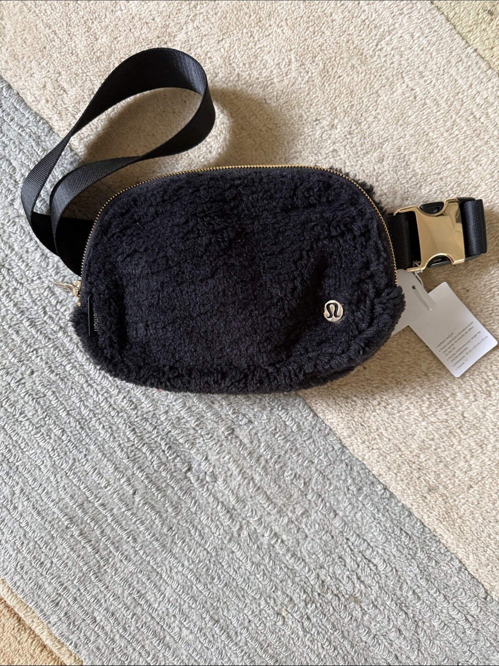 lululemon athletica Black Sherpa Belt Bag